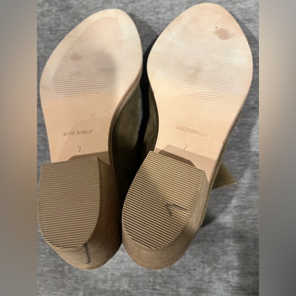 Garnet Hill green suede booties size 7. - Picture 7 of 7